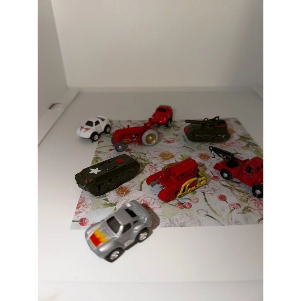 Mini metal vehicle lot
